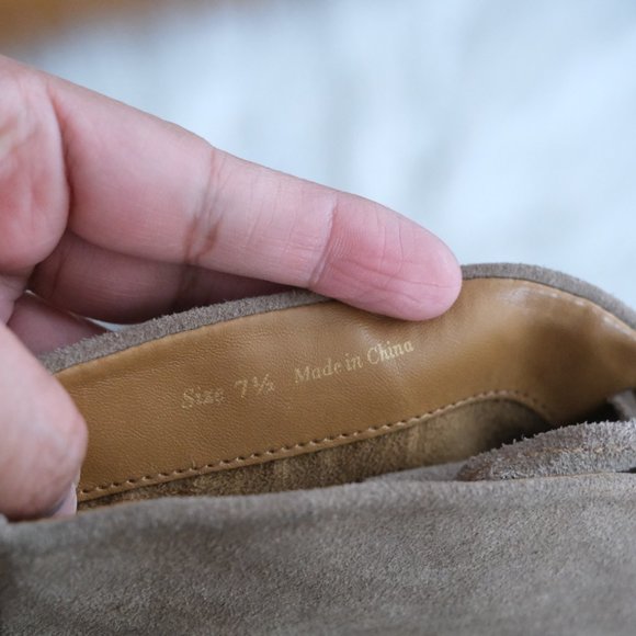 Boots - Picture 6 of 9